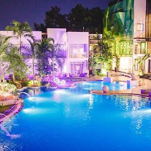 Aziza Paradise Hotel